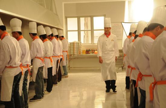 關(guān)于后勤食堂食品加工區(qū)衛(wèi)生責(zé)任區(qū)分工明細